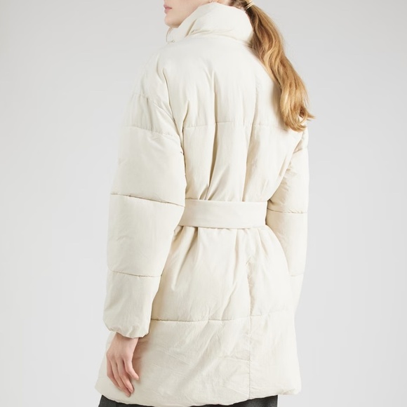 GAP Duvet Wrap Puffer Coat- Color Ivory-Oversized - Picture 3 of 10